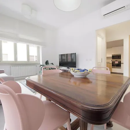 Welcome In Vatican Vista With Balcony Daire