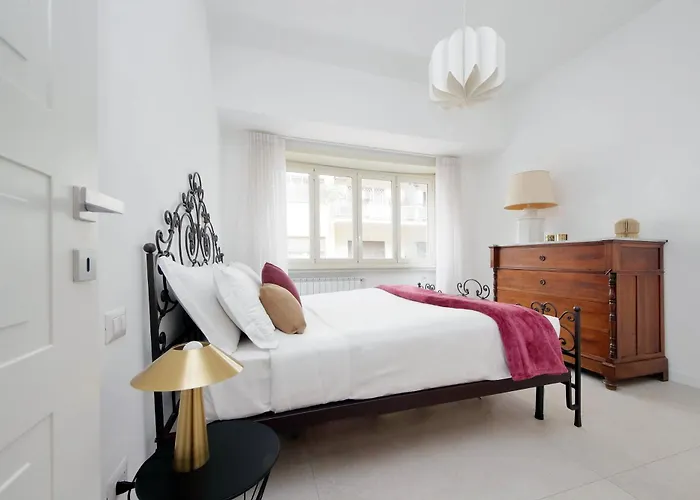 Welcome In Vatican Vista With Balcony *