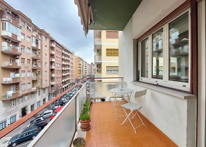 Welcome In Vatican Vista With Balcony