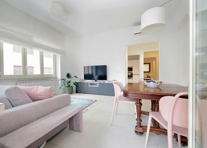 Welcome In Vatican Vista With Balcony Daire