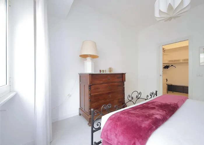 Welcome In Vatican Vista With Balcony *