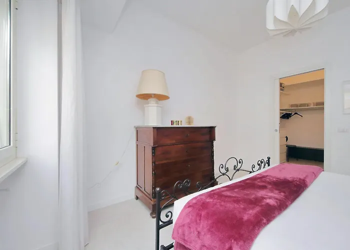 Welcome In Vatican Vista With Balcony