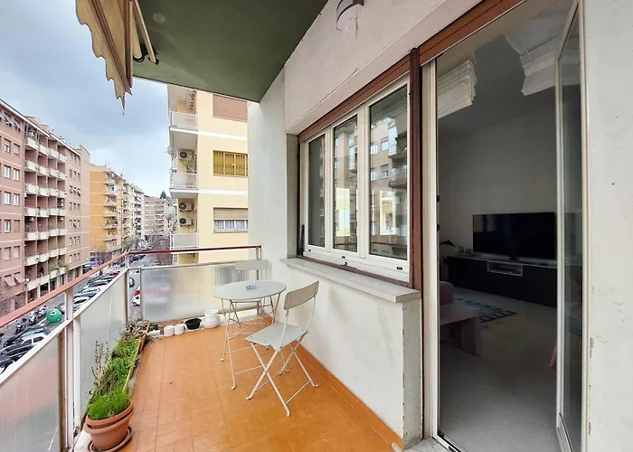 Daire Welcome In Vatican Vista With Balcony *