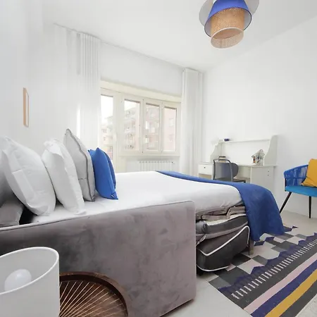 Welcome In Vatican Vista Apartment With Balcony